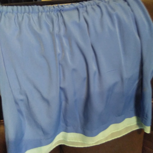 Two tone blue skirt Junior's - Picture 3 of 4
